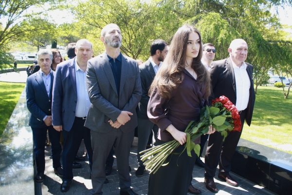 Сотрудники Контрольной палаты Республики Абхазия почтили память Первого Президента Владислава Ардзинба